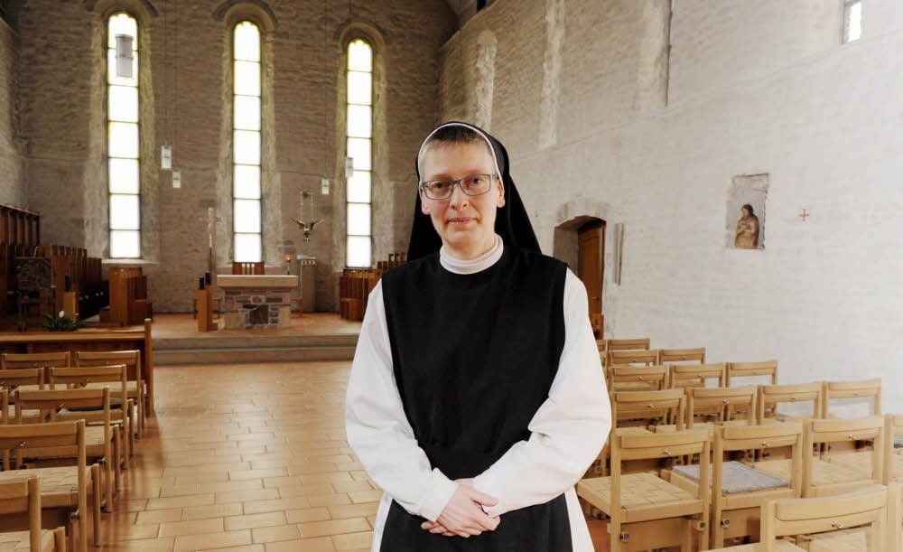 Christiane Hansen in der Klosterkirche. Sie leitet jetzt als Priorin den Zisterzienserinnen-Konvent in Helfta.