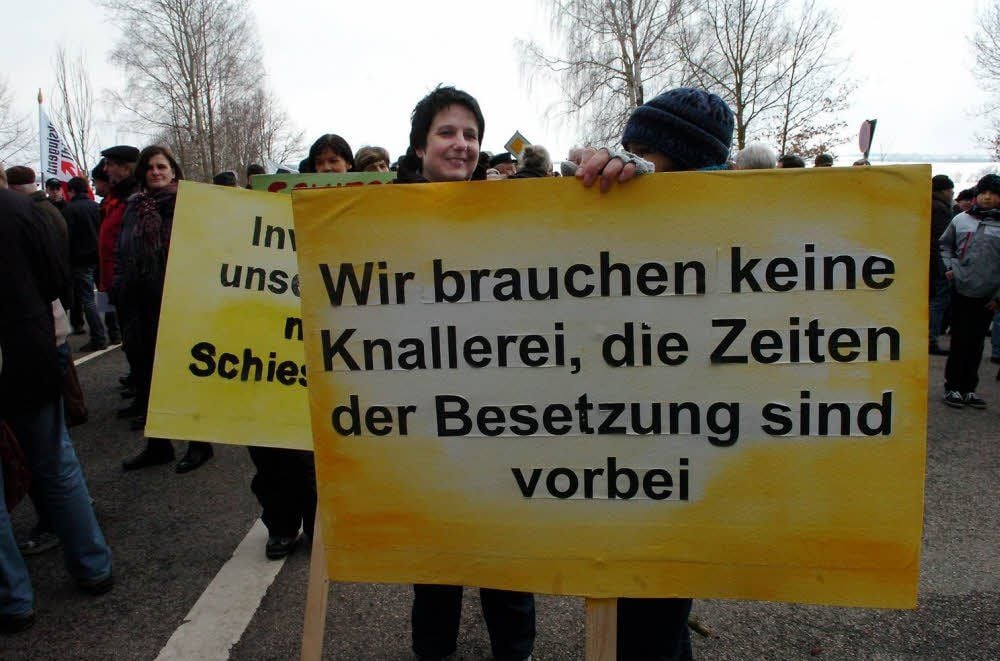 Der Kampf der Bürgerinitiative (BI) „Kein Schuss im Zeitzer Forst“, hier bei einer früheren Demonstration, war erfolgreich.