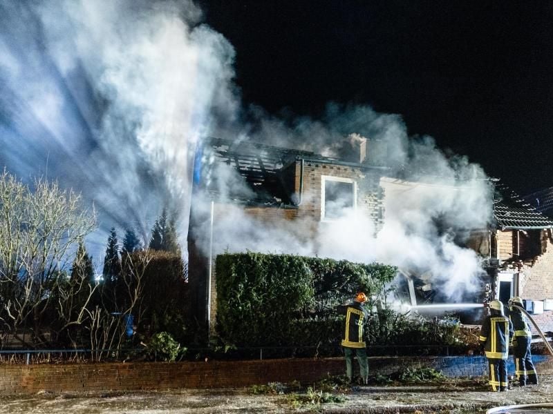 In Osterrönfeld kam es zu einer Gas-Explosion in dem Einfamilienhaus. Foto: Markus Scholz