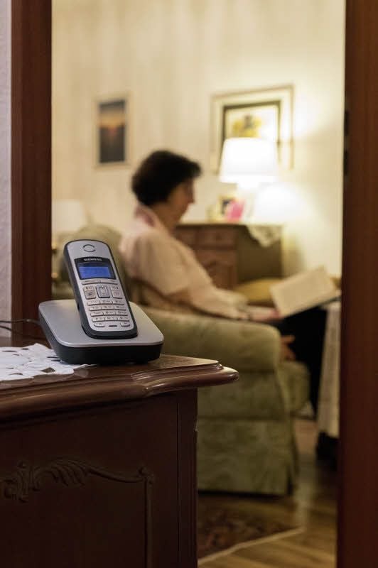 Häufig sind ältere Menschen Ziel von Telefon-Betrügern.