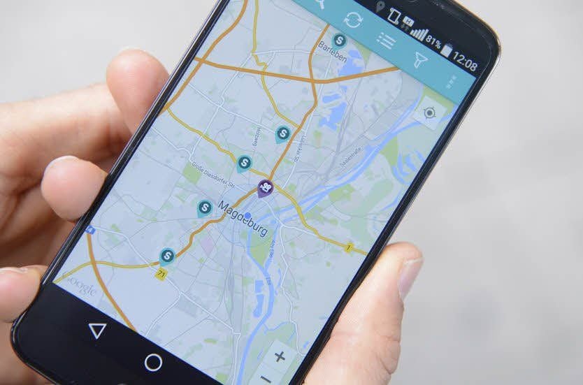 Mit einer App wird die Detektiv-Arbeit unterstützt.