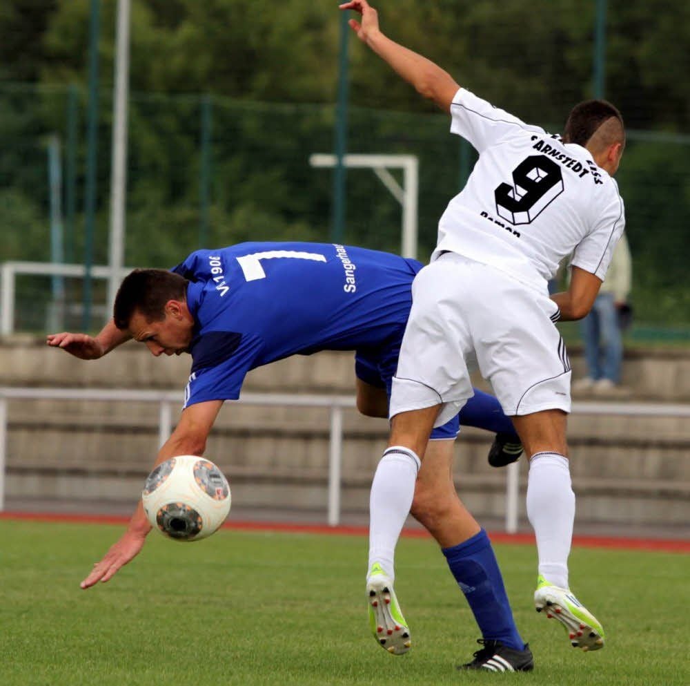 Bloß nicht ins Straucheln kommen: Daniel Trautmann und der VfB wollen im Pokal weiterkommen.