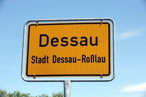 Ortseingangsschild von Dessau. (FOTO: ANDREAS STEDTLER)
