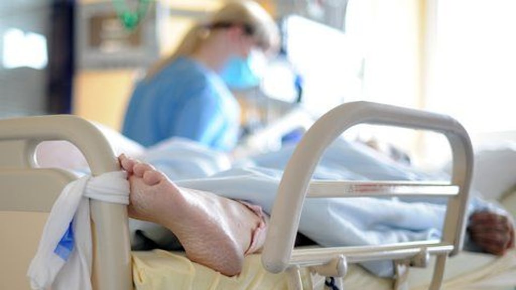 Ein Patient aus der Ukraine wird im Krankenhaus in Sachsen-Anhalt betreut.