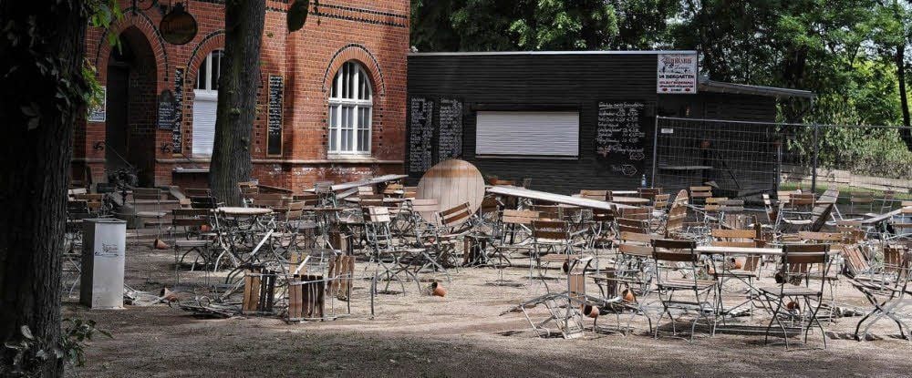 Der Freisitz vor dem „Landhaus“ war vollkommen überspült. Das Haus ist im Erdgeschoss nicht nutzbar.