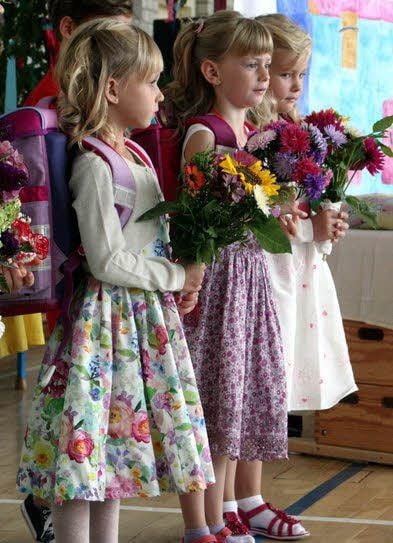 Spannung: Der Ranzen ist da, Blumen auch. Und die Zuckertüten?