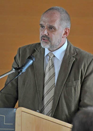 Olaf Richardt begrüßt die Azubis.