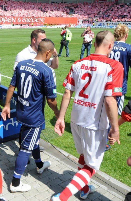 Das Personal hat sich verändert, die Rivalität ist geblieben: Am ersten Drittliga-Spieltag kommt RB Leipzig nach Halle, wie zuletzt beim letzten Regionalliga-Spiel der Saison 2011/12. Damals stieg Halle auf.