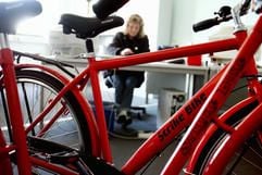 Ein «Strike Bikes» steht auf dem Werksgelände des Fahrradherstellers «bike systems» in Nordhausen. (Foto: ddp)