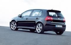 Anerkennung für die Benzindirekteinspritzung - das 2.0-T-FSI-Aggregat des Volkswagenkonzerns wurde mit dem Titel «Engine of the Year» ausgezeichnet. Eingesetzt wird der Motor unter anderem im Golf GTI und bei Modellen der Konzernschwester Audi. (Foto: dpa)