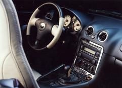 Höherer Wiederverkaufswert als Nebeneffekt - limitierte Sondermodelle - hier der Mazda MX 5 «Trilogy» - sind als Gebrauchte häufig teurer als herkömmliche Serienversionen. (Foto: Mazda/dpa/gms)