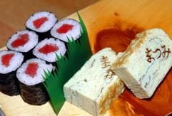 Klassiker der japanischen Küche - Sushi und Tofu sind mittlerweile auch in Europa bekannt. (Foto: dpa)