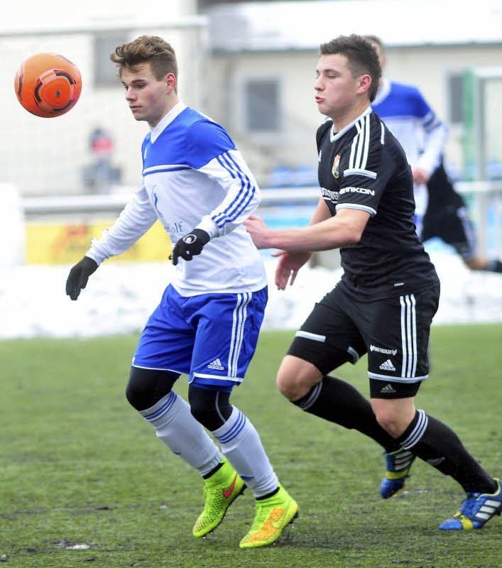 Leo Hinrichsmeyer (links) will am Samstag gegen die HFC-Reserve seine Offensivqualitäten zeigen.