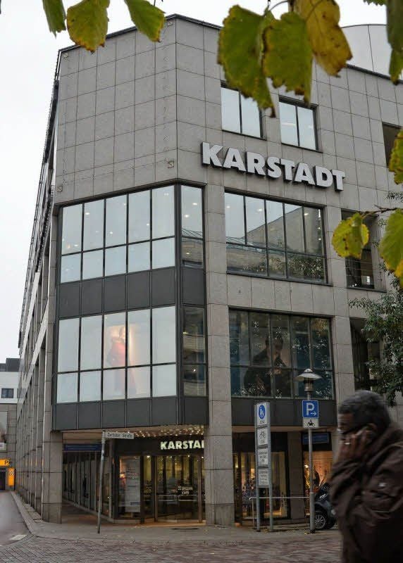 Das Karstadt-Kaufhaus im Rathauscenter in Dessau