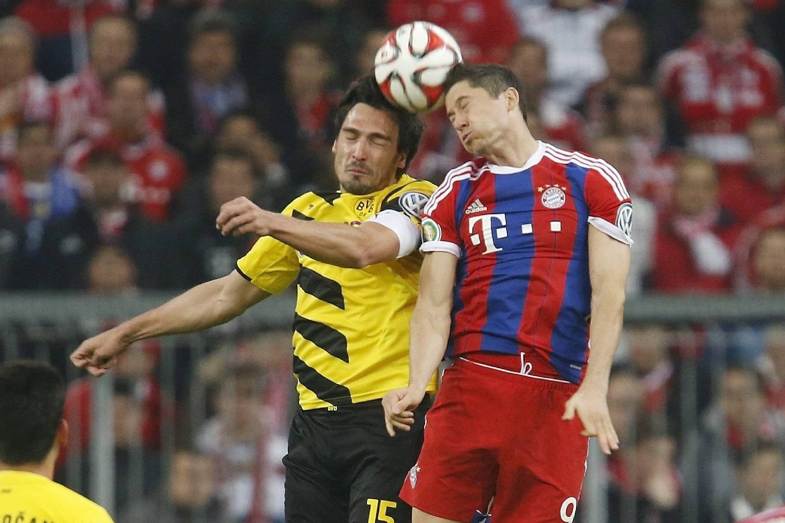 Am Sonntag kommt es zum Duell der Bundesliga-Spitzenklubs Bayern München und Borussia Dortmund.