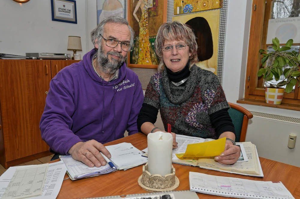 Helmtrud Ziska (r.) und Stefan Giese-Rehm wollen auch in diesem Jahr wieder ein buntes Programm für die Ölmühle-Besucher ermöglichen. Vieles ist aber nur Dank der Ehrenamtlichen möglich.