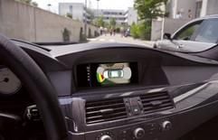 Mehr Übersicht: Künftige Assistenzsysteme sollen den Fahrer früher auf drohende Gefahren aufmerksam machen. (Foto: dpa)