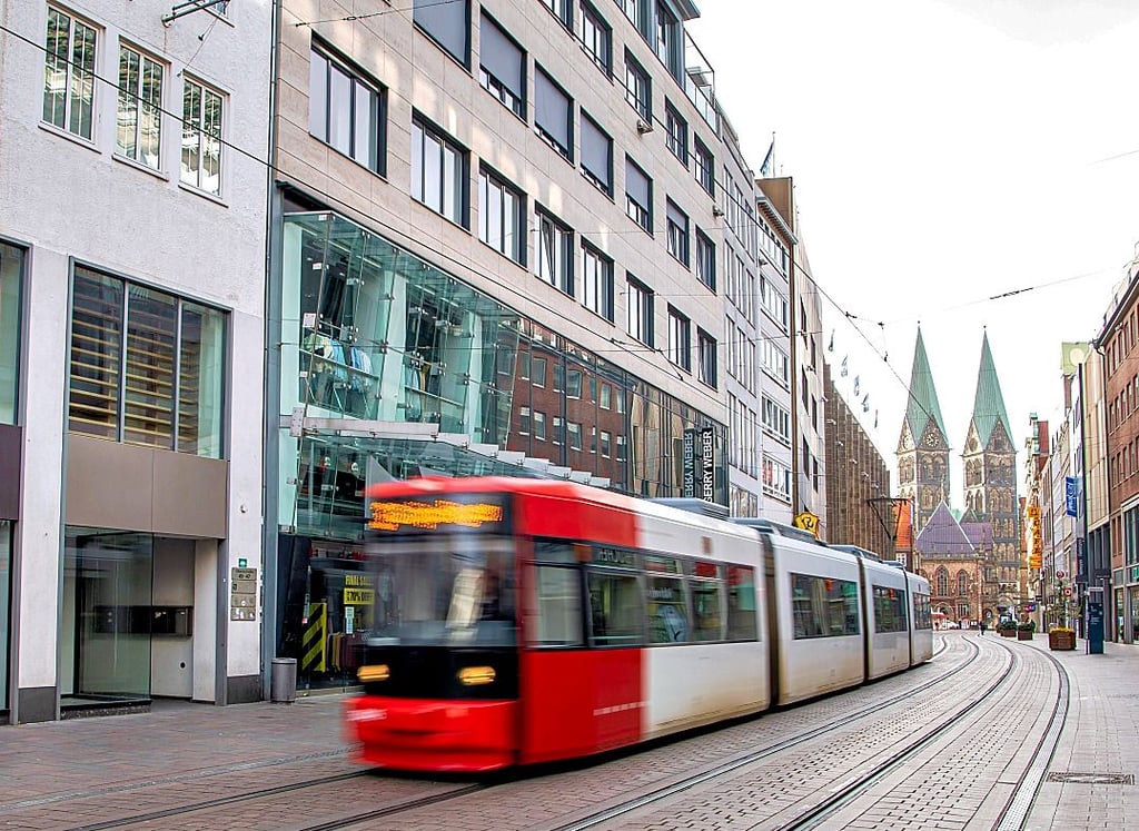 Bis in die Bremer Innenstadt haben die Jungs es mit der geklauten Straßenbahn nicht geschafft.