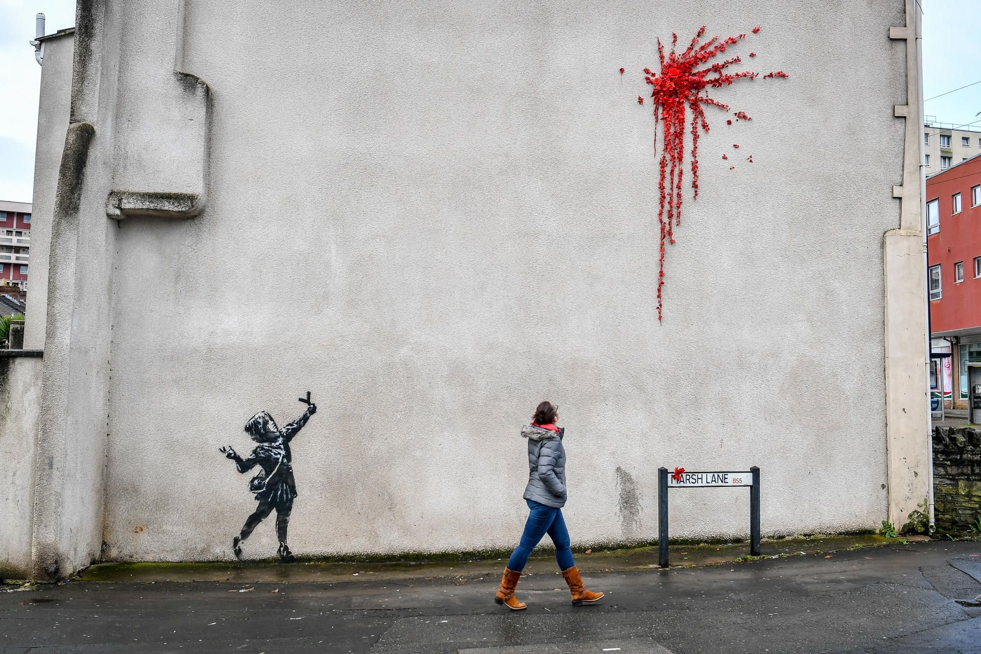 Sein Werk war am Donnerstag auf einer grauen Hauswand in der englischen Stadt Bristol aufgetaucht.