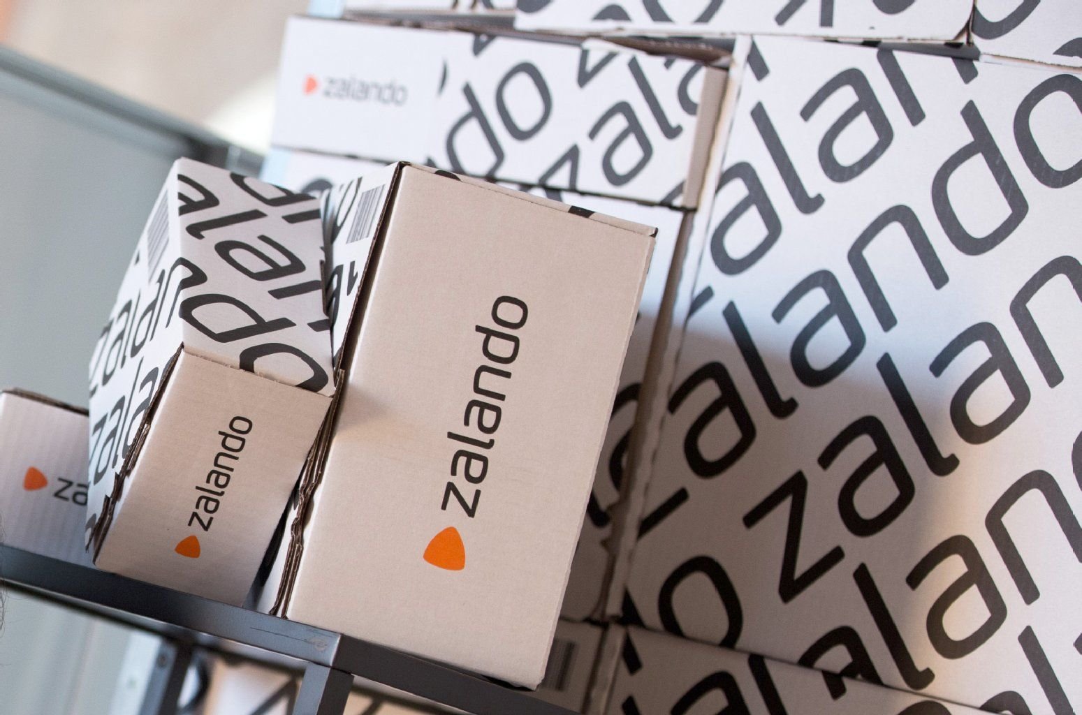Der Online-Händler Zalando liefert innerhalb eines Tages.