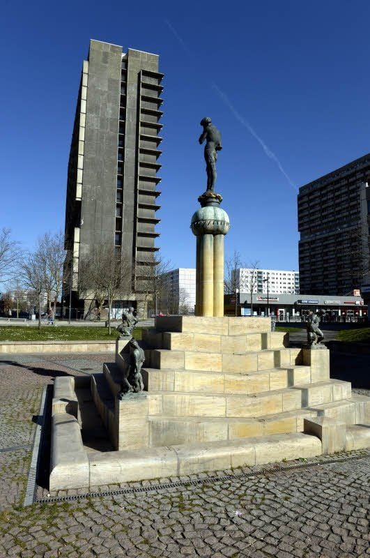 Der Nasreddin-Brunnen ist ein beliebter Treff in Neustadt.