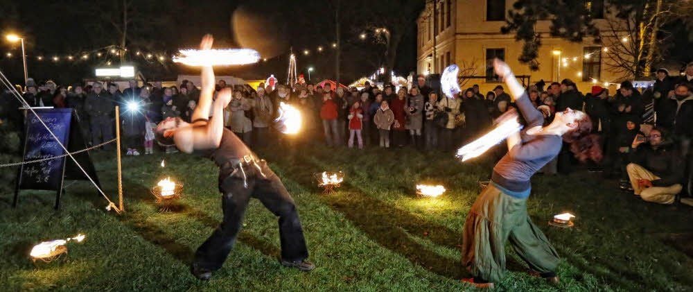 Stimmungsvolle Glanzpunkte setzte am Freitagabend Venerius Motus mit seiner Feuershow.