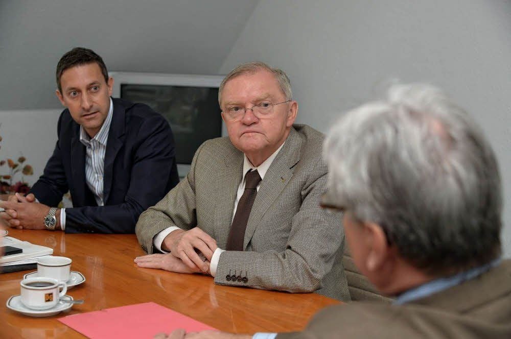 Oberbürgermeister Peter Kuras im Gespräch mit Heinz Scheidel und Achim Ihrig, Mitglied der Geschäftsleitung von Diringer & Scheidel. Die Firma mit Stammsitz in Mannheim ist seit 1989 in Dessau aktiv.