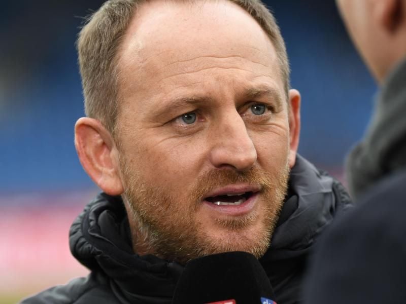 Angezählt: Trainer Torsten Lieberknecht steht bei Eintracht Braunschweig zur Disposition. Foto: Peter Steffen
