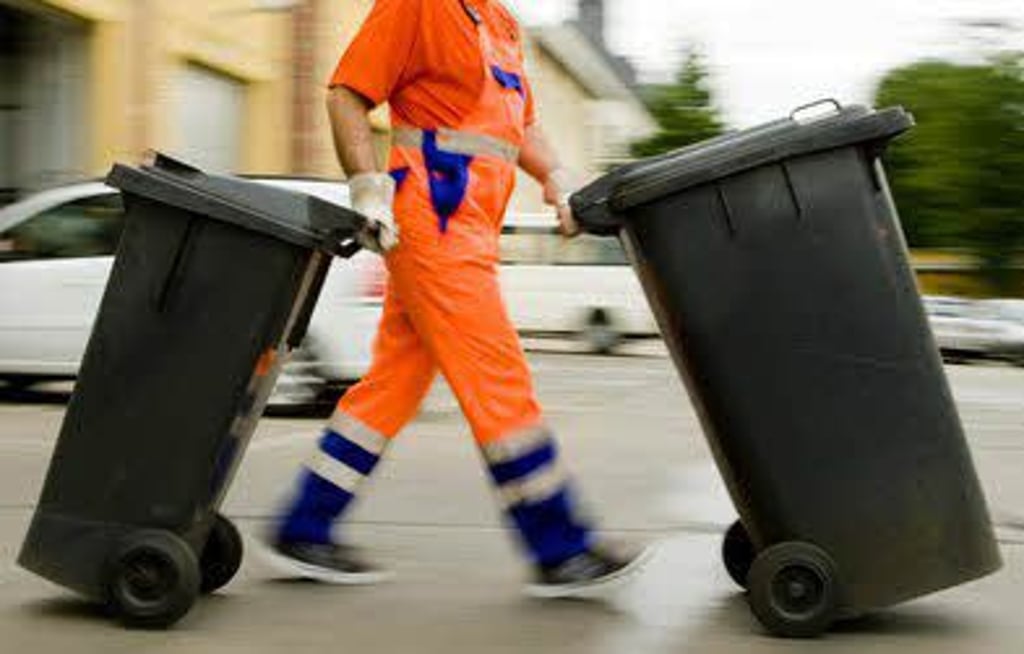 Die Müllabfuhr kommt wegen der Feiertage nicht wie üblich. Symbolbild: