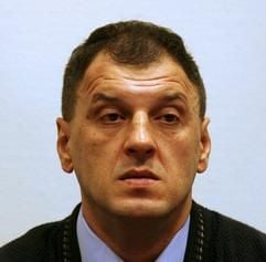 Miroslav Bralo (38) hatte unter anderem gestanden, 1993 an einem Massaker an 100 moslemischen Zivilisten im Dorf Ahmici beteiligt gewesen zu sein. (Foto: dpa)