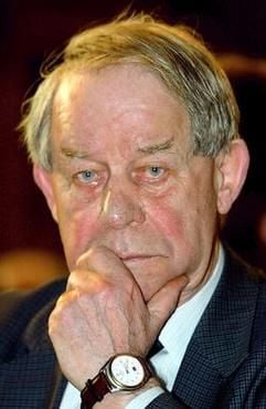 Siegfried Lenz kommt zur diesjährigen Leipziger Buchmesse(Foto: dpa).