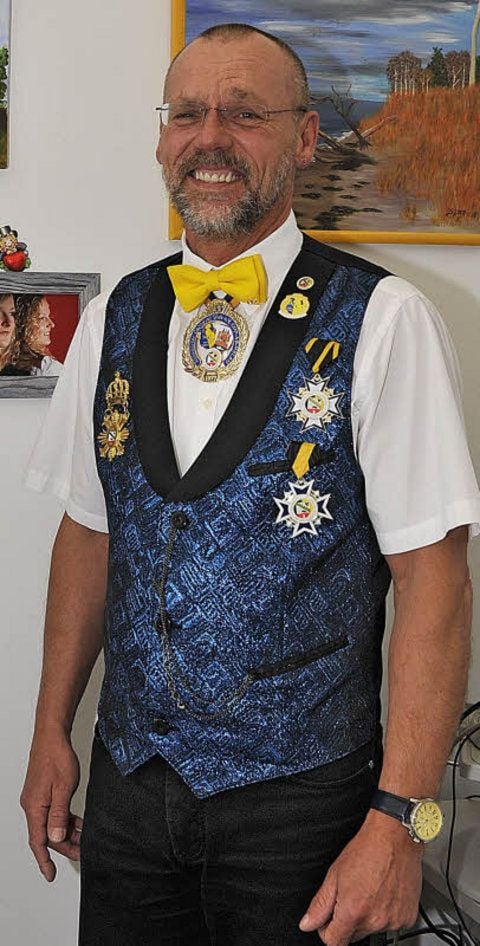Angler sind Individualisten, sagt man. Ulf Lehnert ist auch ein geselliger Mensch. So engagiert er sich im Kreisanglerverband ebenso mit Leib und Seele wie für den Karneval im heimischen Verein in Abtsdorf und im Präsidium des Landeskarnevalverbandes. Der 49-Jährigen mag Musik, komponiert am Keyboard und träumt von Nashville.
