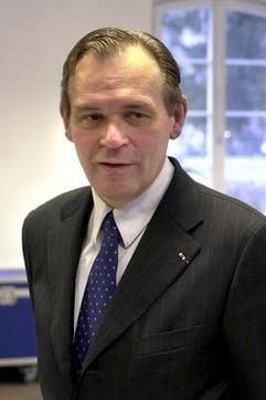 Der französische Kulturminister Jean-Jacques Aillagon - hier im Dezember 2002 bei einem Besuch in Saarbrücken (Foto: dpa)