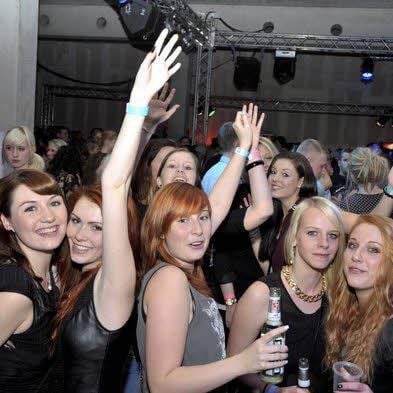 Vorab gefeiert wurde bereits zur Baustellenparty in der neuen Disco in Bernburg.