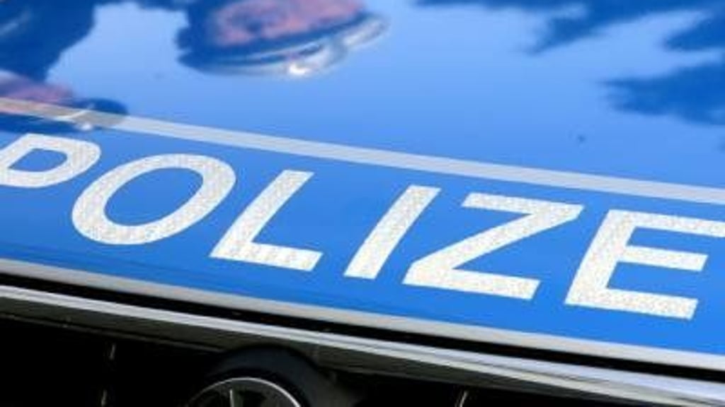 Bei einer Polizeikontrolle kam es in Blankenburg im Harz zu einer Verfolgungsjagd. Sie endete in einem Brunnen