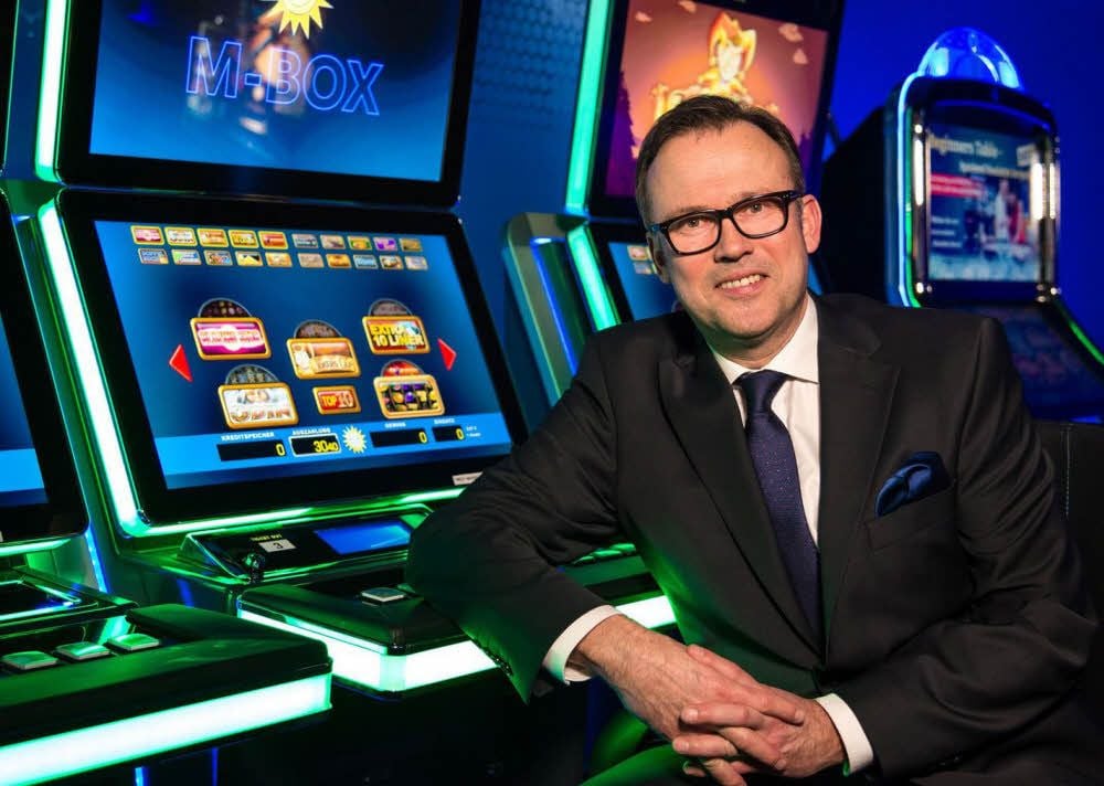 Marcus Brandenburg leitet ab sofort die Spielbank in Günthersdorf. Ab April übernimmt er zudem den neuen Standort in Magdeburg.
