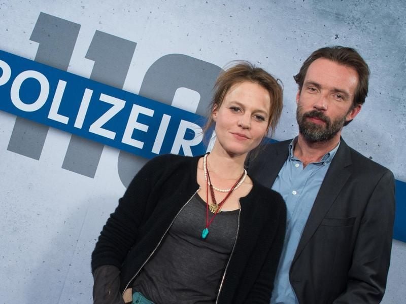 Ein Wiedersehen mit Maria Simon als Kriminalhauptkommissarin Olga Lenski und Lucas Gregorowicz als Kriminalhauptkommissar Adam Raczek im „Polizeiruf 110”. Foto: Patrick Pleul
