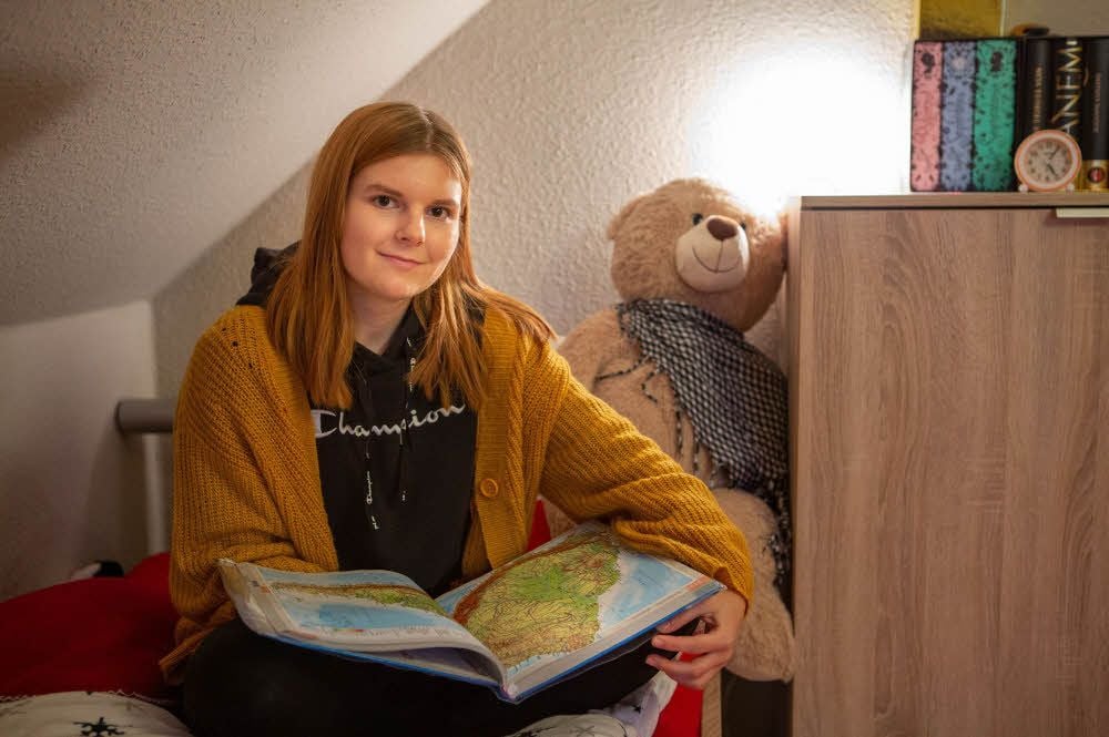 Luise Tyralla will nach dem Abitur nach Argentinien und dort Freiwilligendienst leisten. Den Atlas hat die 18-Jährige schon mal aufgeschlagen .
