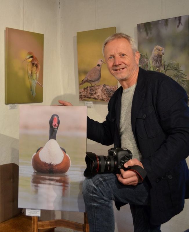 Hettstedt: Gernot Pohl mit dem Foto einer Brandgans auf dem Bindersee