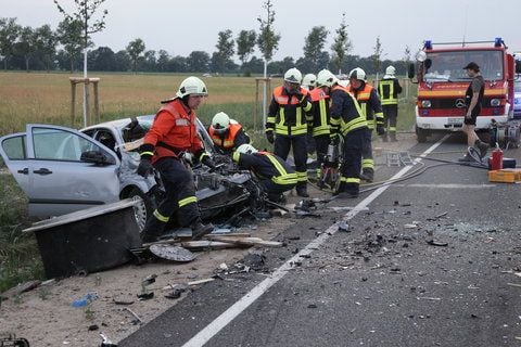 Bei einem schweren Unfall auf der B 187 zwischen Mühlanger und Elster gab es drei Verletzte. (FOTO: CHRISTEL)