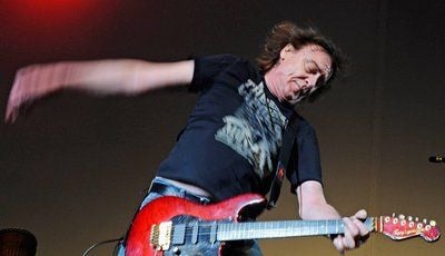 Der Sänger der Band Puhdys, Dieter Birr, in der O2 World in Berlin während des Jubiläumskonzerts der Band. (FOTO: DDP)