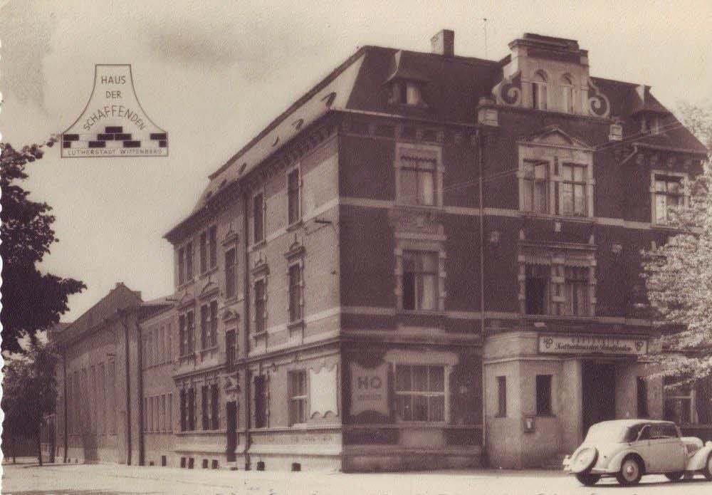 Kaum wiederzuerkennen - das „Haus der Schaffenden“ in seiner Anfangszeit, als Postkarte