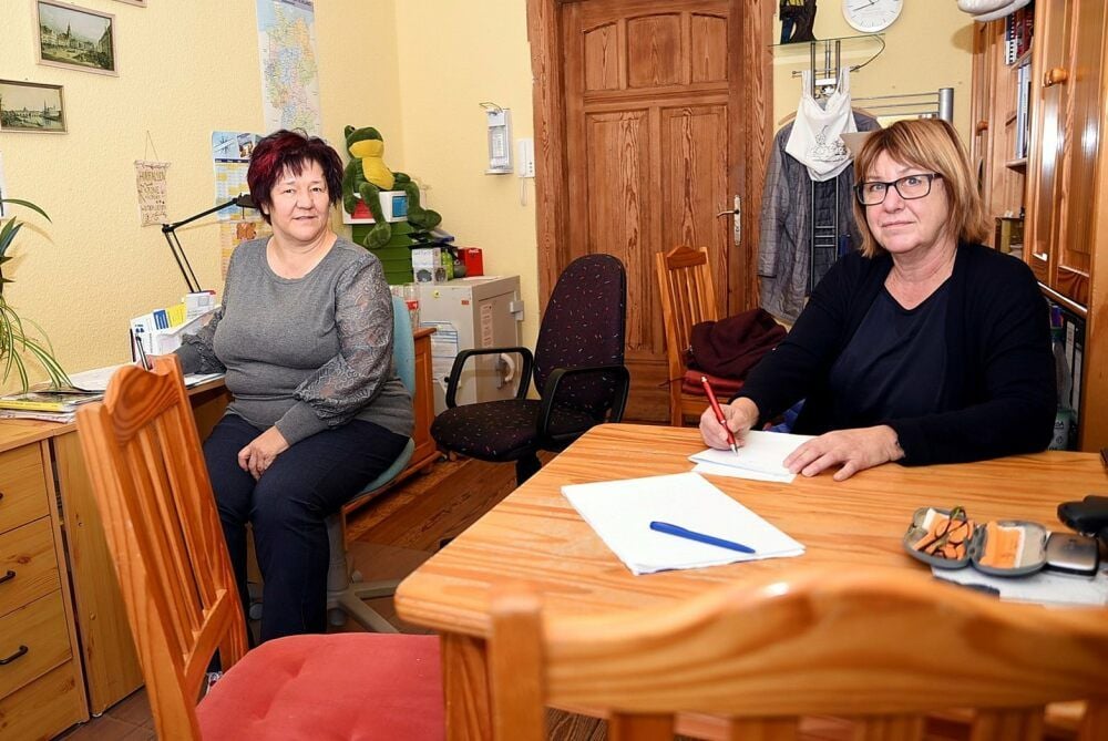 Edeltraud Krone und Ilona Häckel (v. li.) helfen Frauen in Not und wollen auf den Aktionstag am Mittwoch aufmerksam machen.