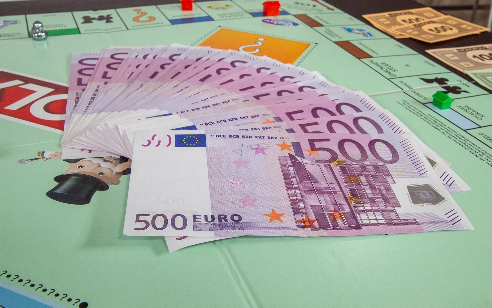 In einer Monopoly-Packung sind echte 20.580 Euro versteckt.