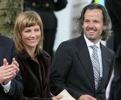 Die norwegische Prinzessin Märtha Louise und ihr bürgerlicher Ehemann Ari Behn. (Foto: dpa)