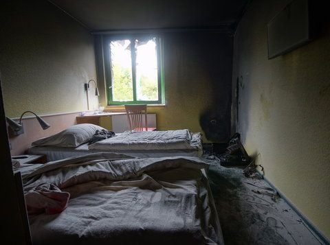 Das Zimmer des Hotels in Quedlinburg wurde durch die Explosion verwüstet. Es muss vollständig saniert werden. (FOTO: DETLEF ANDERS)