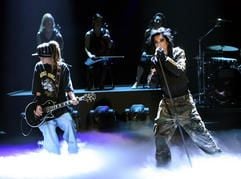 Die Teenie-Band «Tokio Hotel» tritt in der ZDF-Unterhaltungsshow «Wetten, dass..?» in Halle an der Saale auf (Archivfoto vom 01.04.2006). (Foto: dpa)