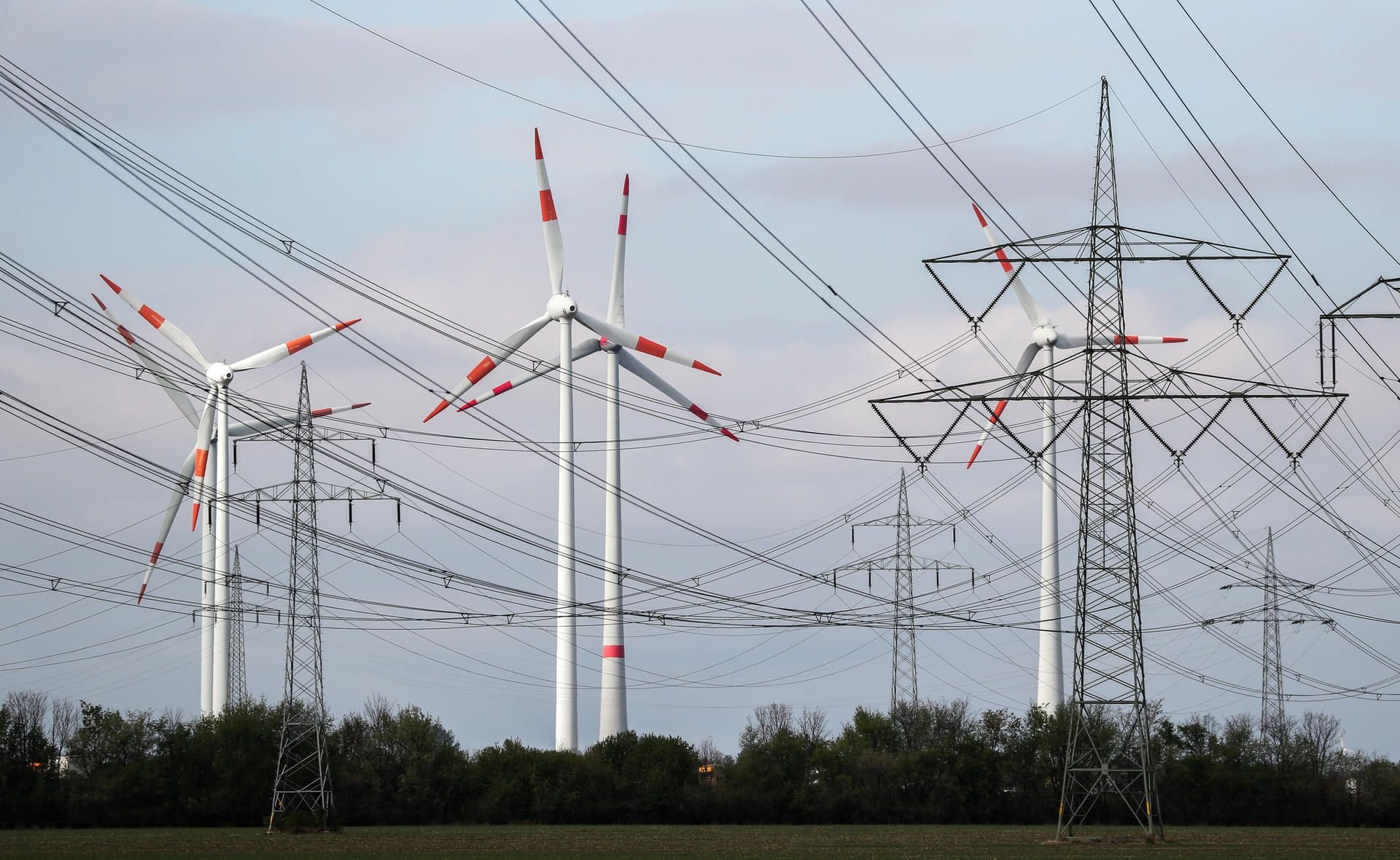 Allein in Sachsen-Anhalt müssen wohl 170 Kilometer neue Hochspannungsleitungen gebaut werden.