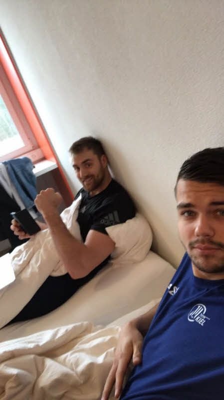Torwart aus Aschersleben und Nationaltorwart: Tom Landgraf (r.) und Andreas Wolff