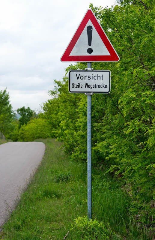 Das Warnschild halten Skater für nicht ausreichend. Vor allem auf die gefährlichen Kurven müsse hingewiesen werden.
